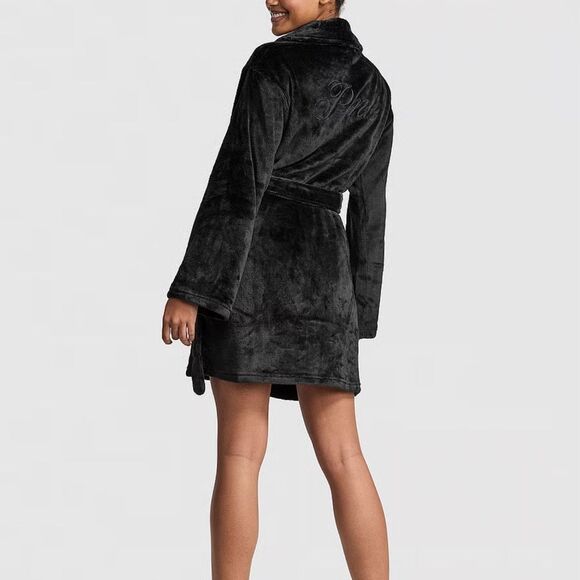 🔥Victoria's Secret PINK Short Cozy Plush Super Soft Robe Pure Black LogoNWT M/L - Picture 1 of 3